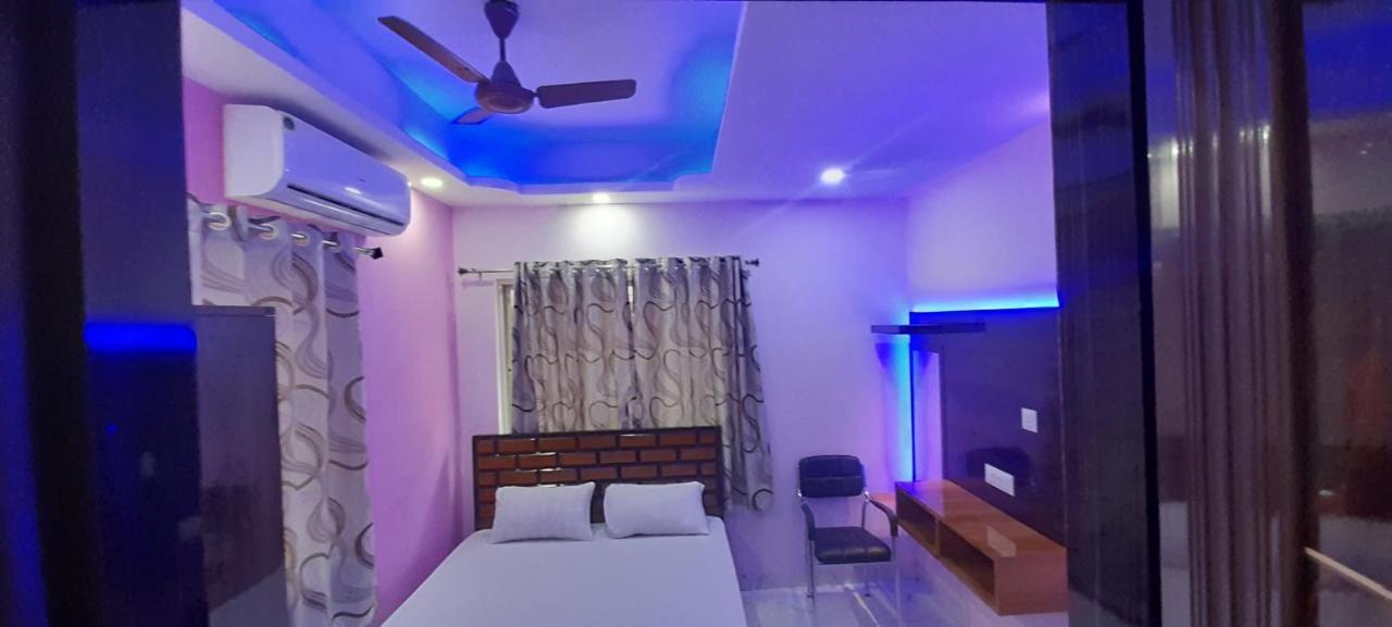 Garden Guest House Near Rene Tower Ruby General Hospital Kolkata Exterior photo
