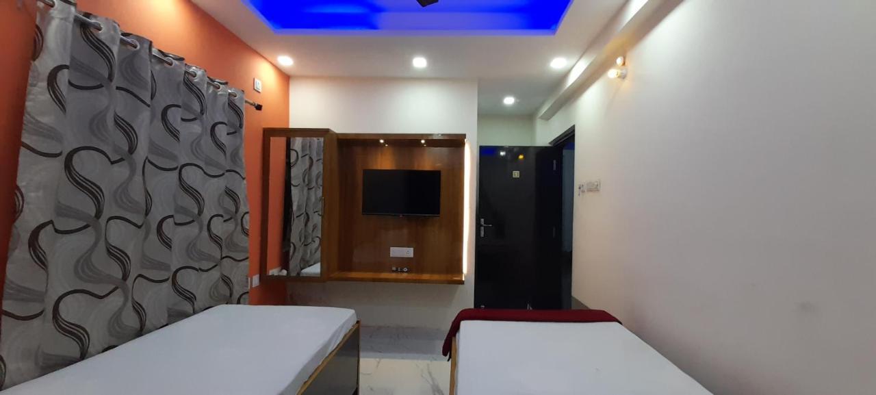 Garden Guest House Near Rene Tower Ruby General Hospital Kolkata Exterior photo