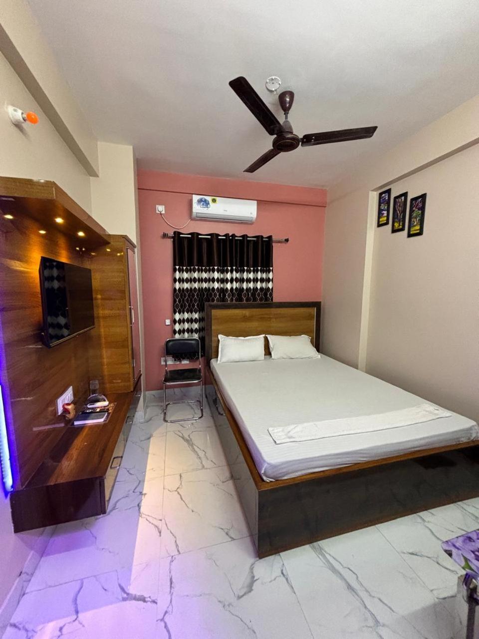 Garden Guest House Near Rene Tower Ruby General Hospital Kolkata Exterior photo