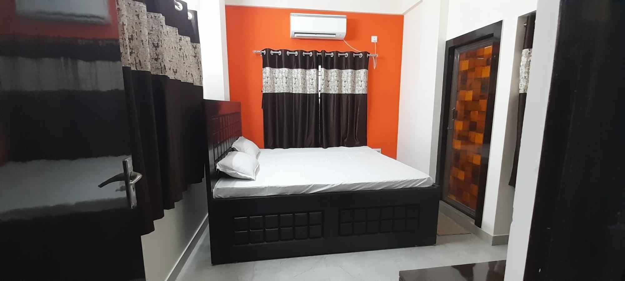 Garden Guest House Near Rene Tower Ruby General Hospital Kolkata Room photo