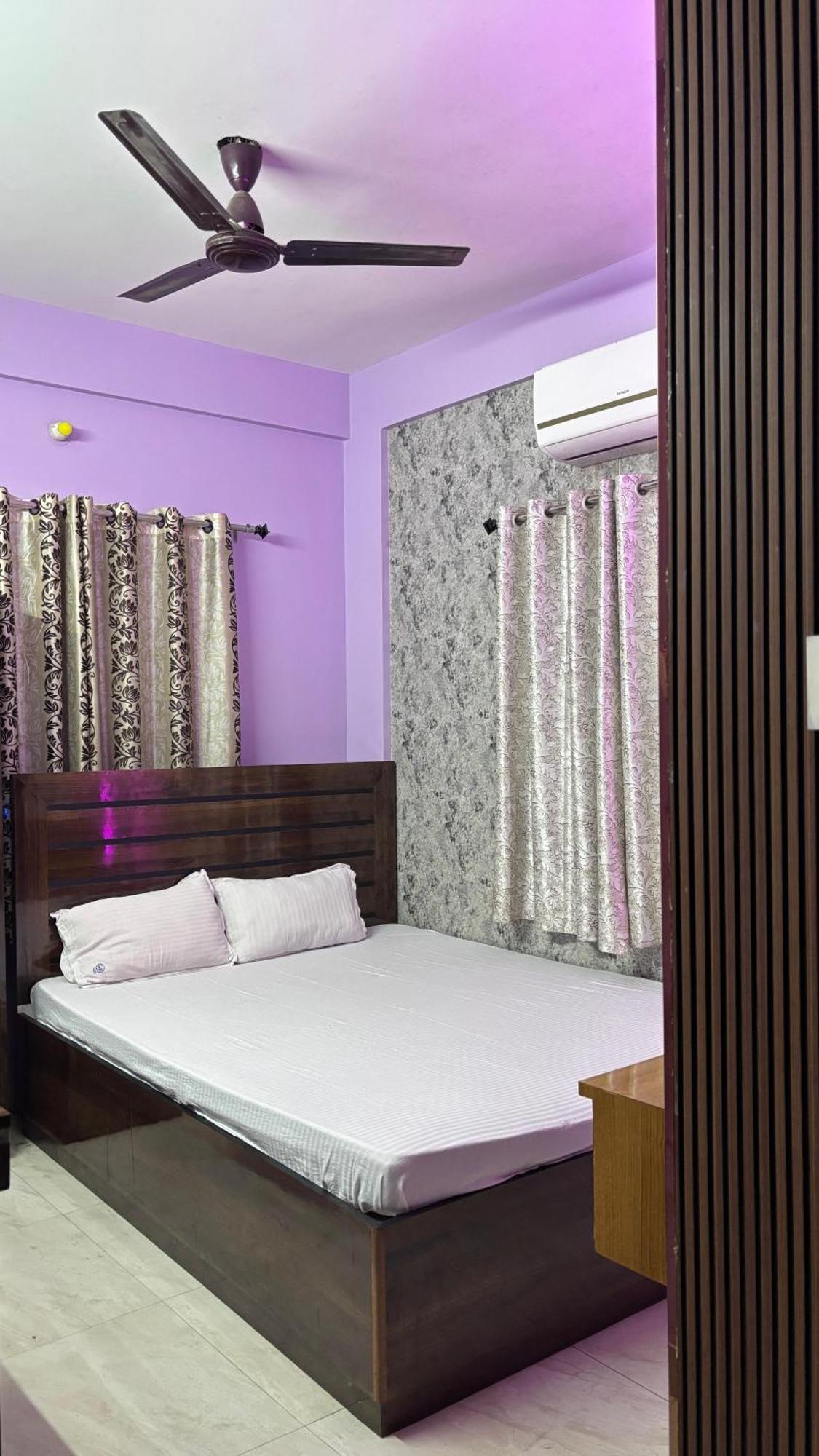 Garden Guest House Near Rene Tower Ruby General Hospital Kolkata Exterior photo